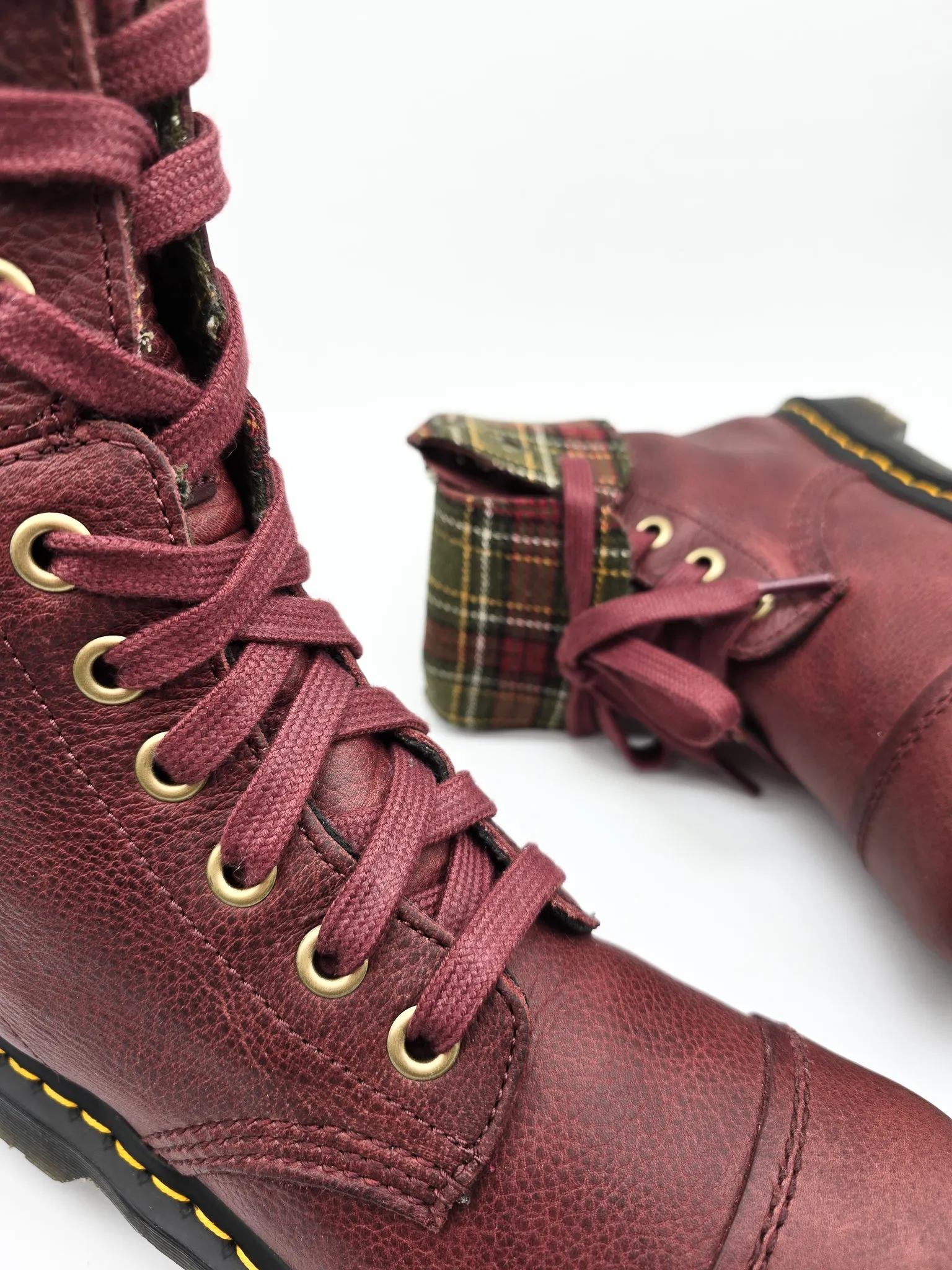 DR. MARTENS AIMILITA BURGUNDY PLAID